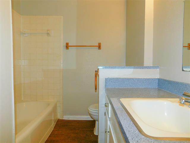 Building Photo - 401 Betchan Dr