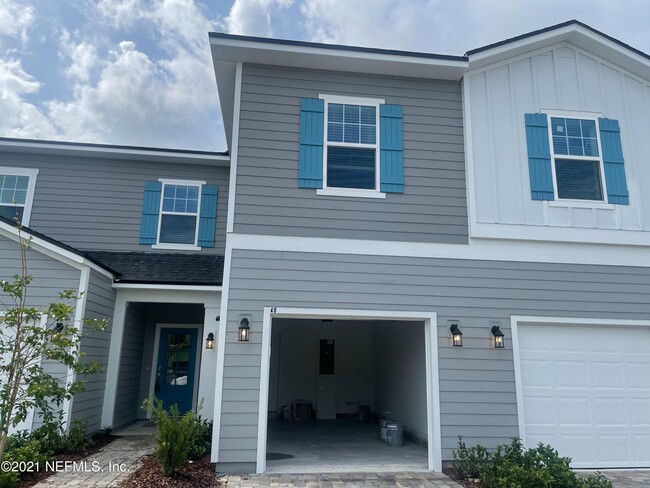 Building Photo - 34 Pinebury Ln