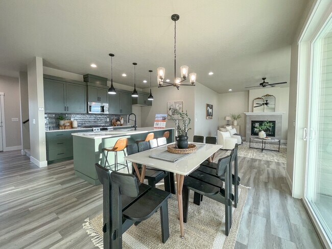 Building Photo - 6273 S Binky Ave