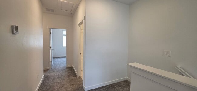 Building Photo - Rockwell Townhome in American Fork - For Rent - 3 Bedroom 2.5 Bath - Pool & Clubhouse