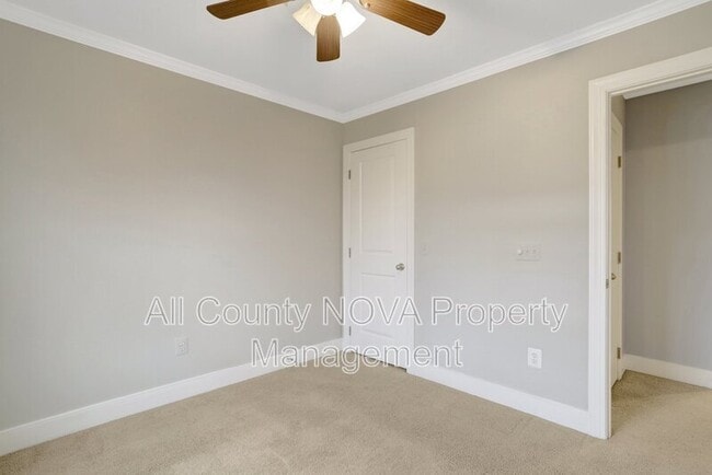 Building Photo - 2093 Laura Mews Pl