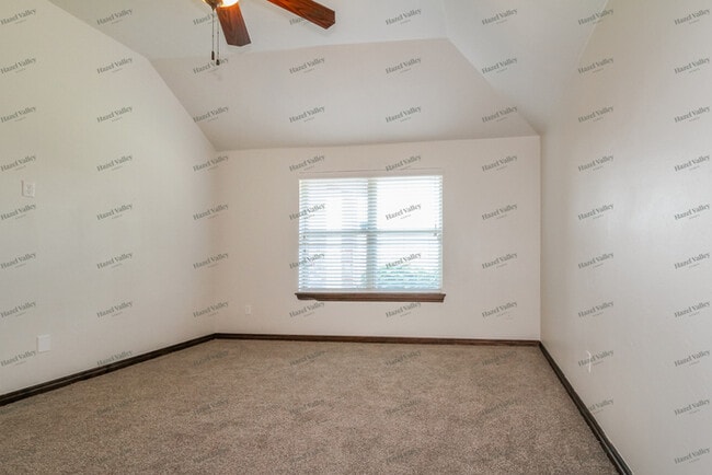 Building Photo - 1303 Luke Ln