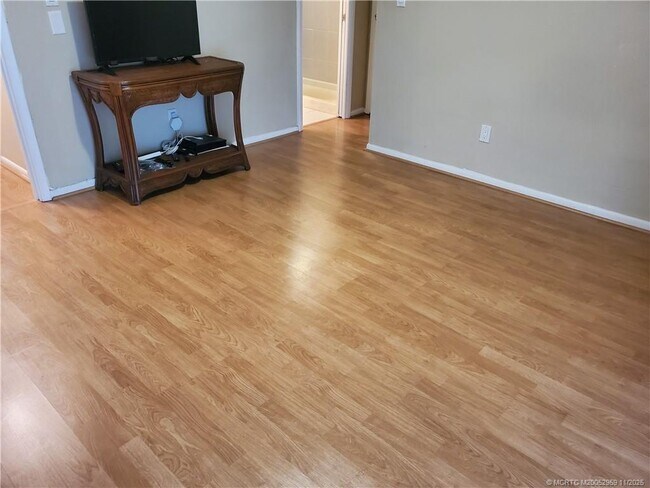 Building Photo - 2929 SE Ocean Blvd