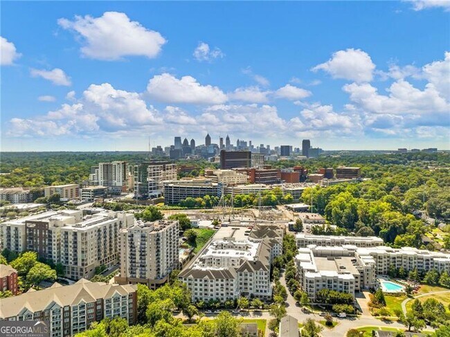 Building Photo - 115 Biscayne Dr NW