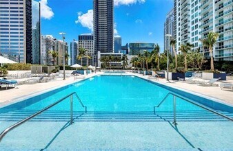 Building Photo - 951 Brickell Ave