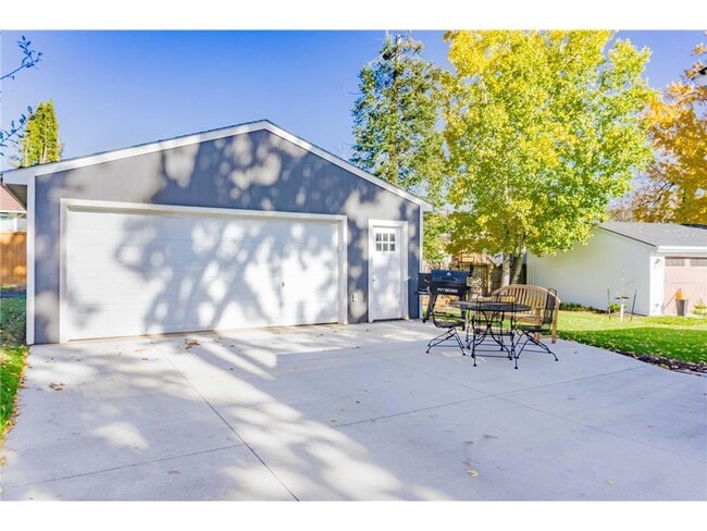 Building Photo - 112514 E Washington Ln