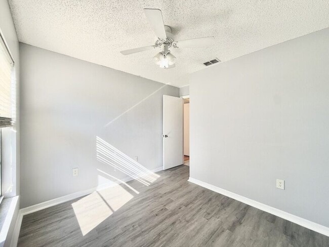 Building Photo - 3455 Countryside Blvd