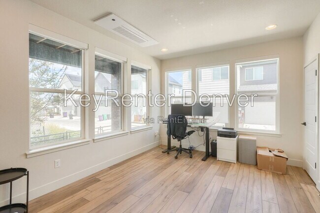 Building Photo - 2882 S Pancratia St