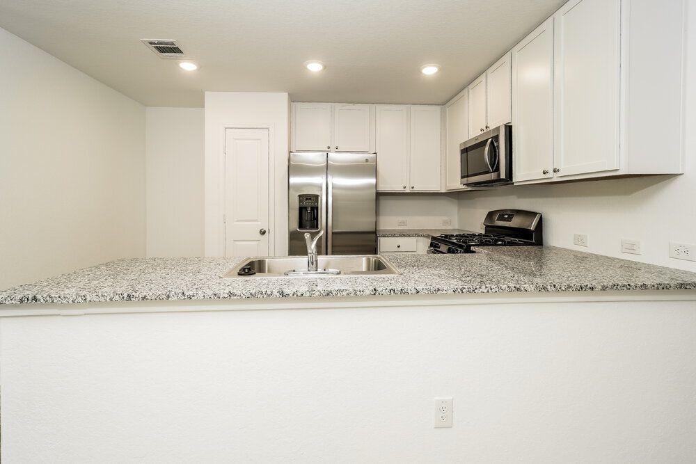 Building Photo - 13937 Reservoir Dr