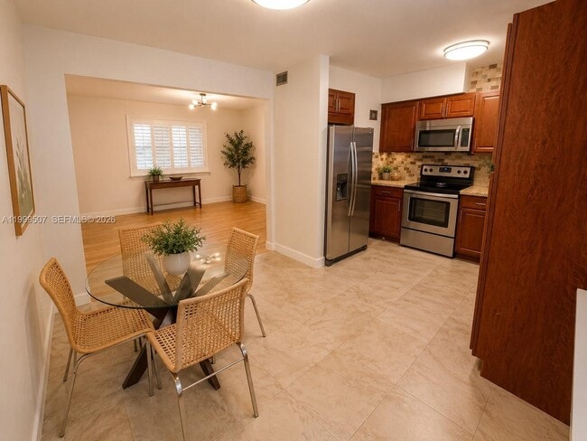 Building Photo - 5605 SW 80th St