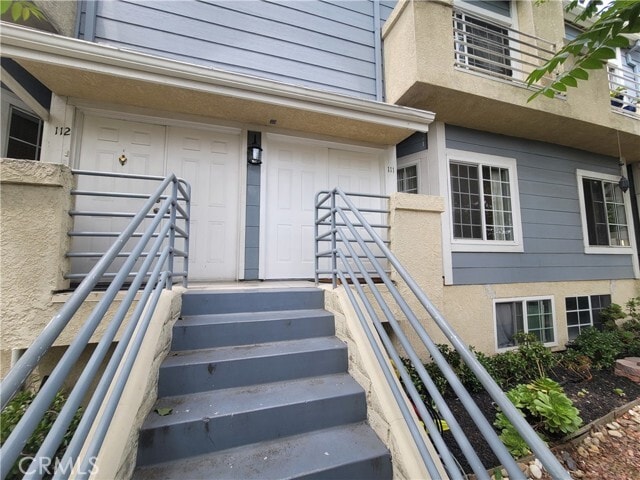 Building Photo - 5730 Vineland Ave