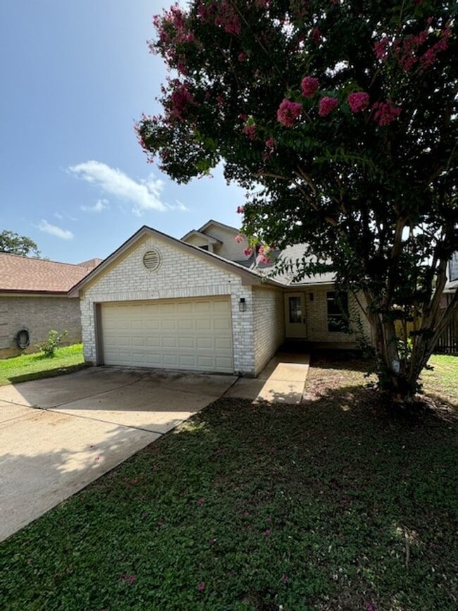 Building Photo - Updated Austin's Colony 4 bedroom 2.5 bath...