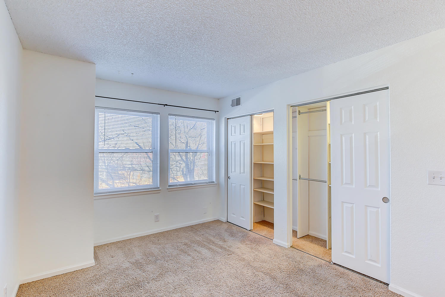 Building Photo - 2 Acoma St