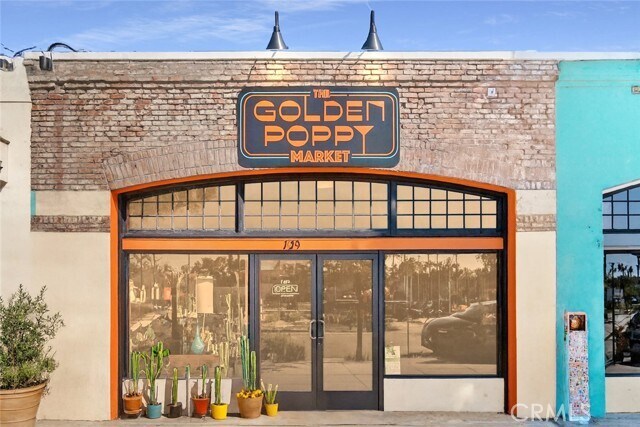 Building Photo - 2700 E Chaucer St