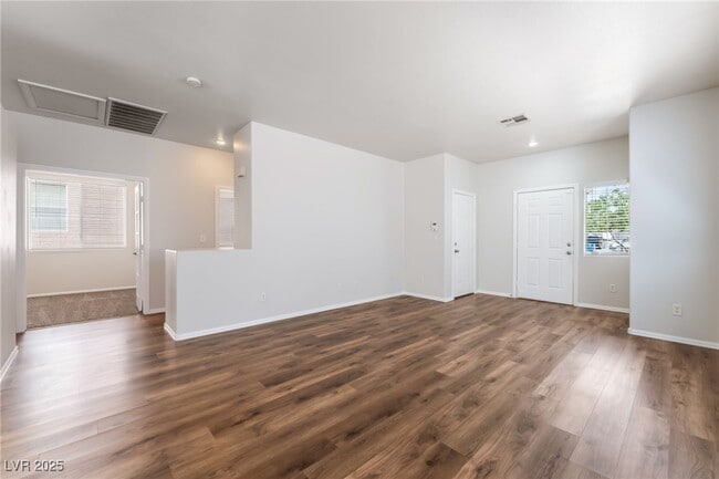 Building Photo - 8729 Shady Pines Dr