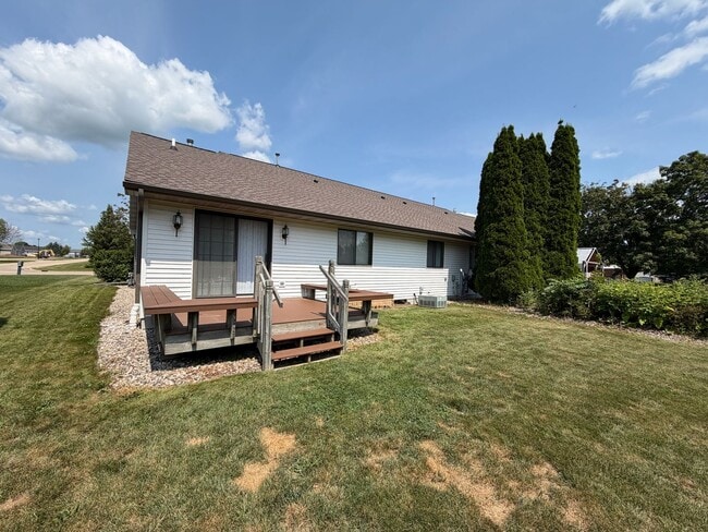 Building Photo - 514 Pheasant Dr