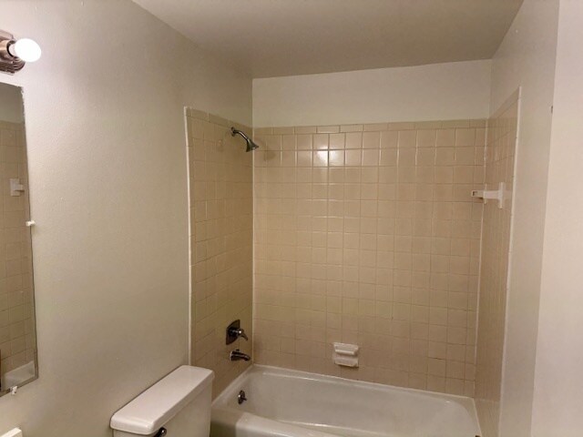 Bathroom - 1530 Springlet Ct unit 14