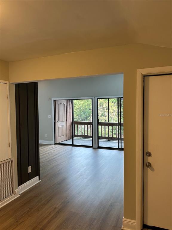 Building Photo - 958 E Michigan St