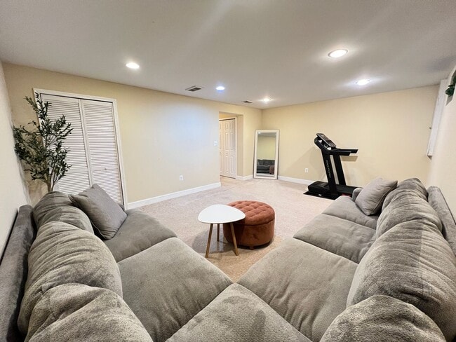 Building Photo - Come Home To This Updated And Convenient 3 Bed 3.5 Bath Townhome In Derwood! Now Available!