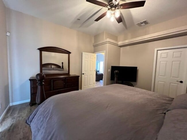 Building Photo - 3 BR LUXE Home-Walk to Colorado River, Golf & near Rotary Park.