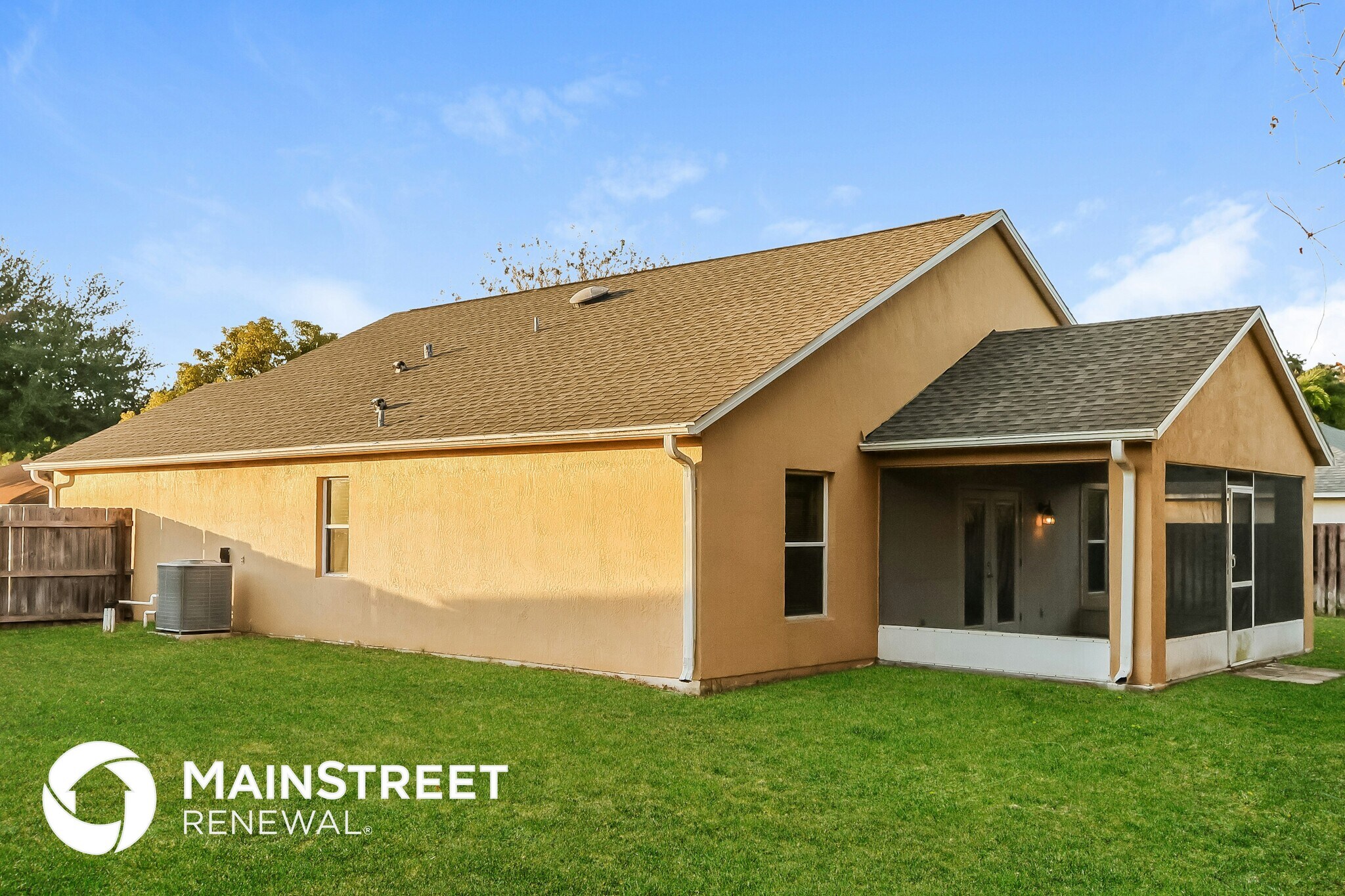 Building Photo - 821 Honeysuckle Dr