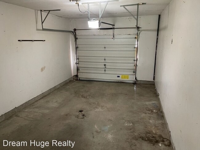 Building Photo - 2 br, 1 bath House - 697 LINDAIRE LN
