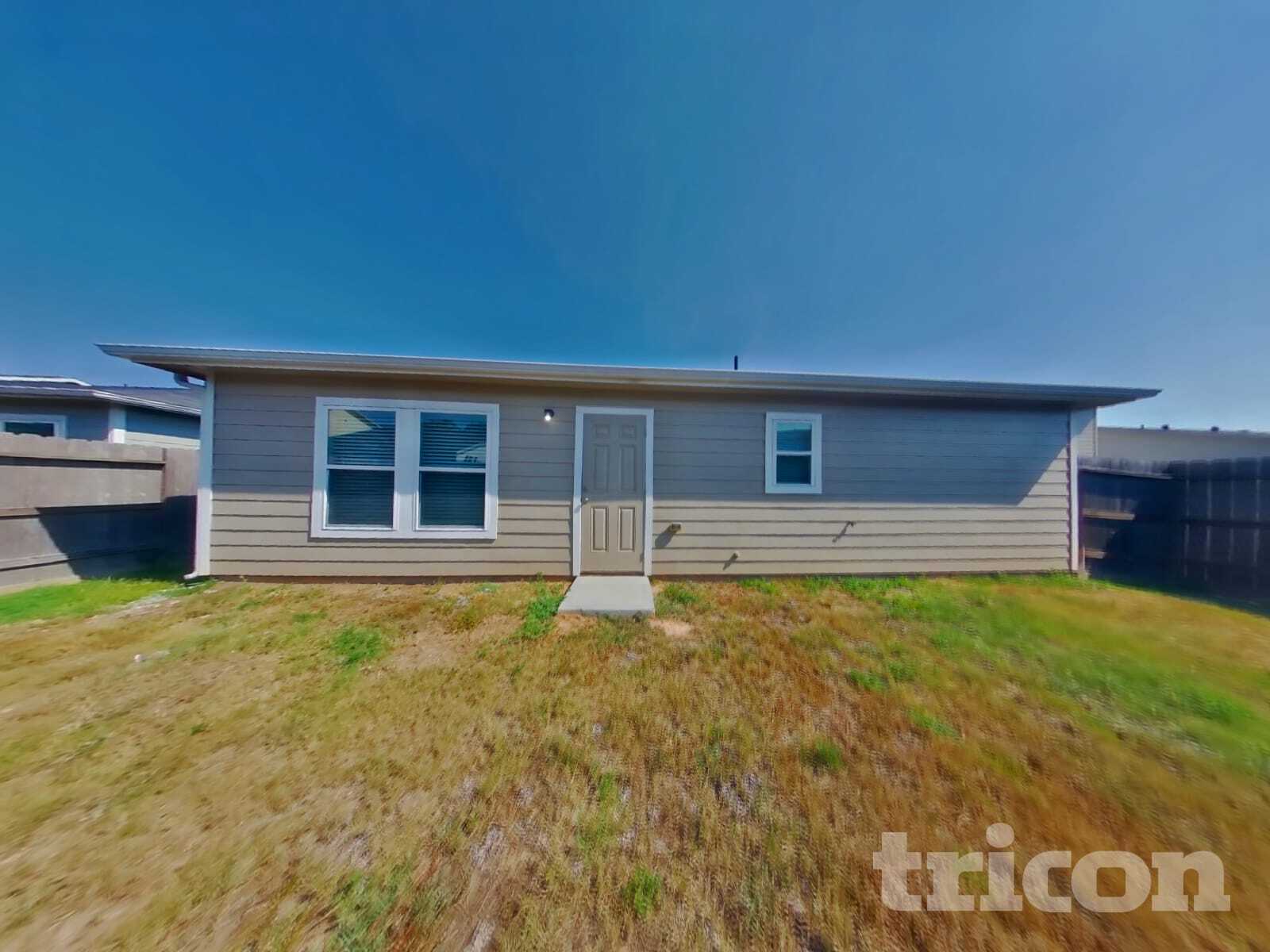Building Photo - 15680 Del Norte Dr