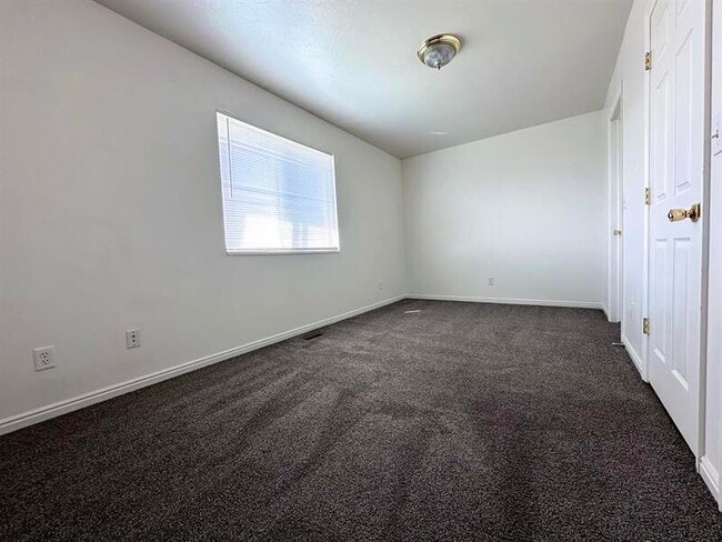 Building Photo - 15080 N 5400 W