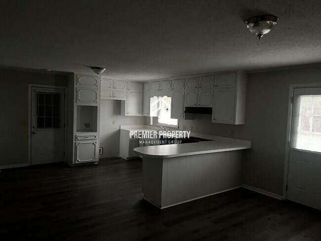 Building Photo - 3304 Deerfield Rd NW - Available Now!