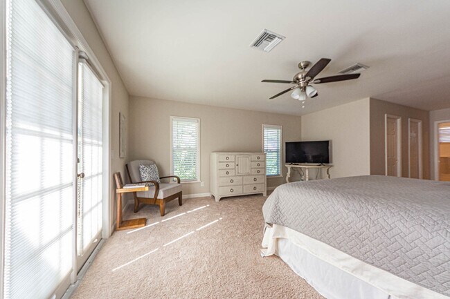 Building Photo - 2225 Silver Sands Ct