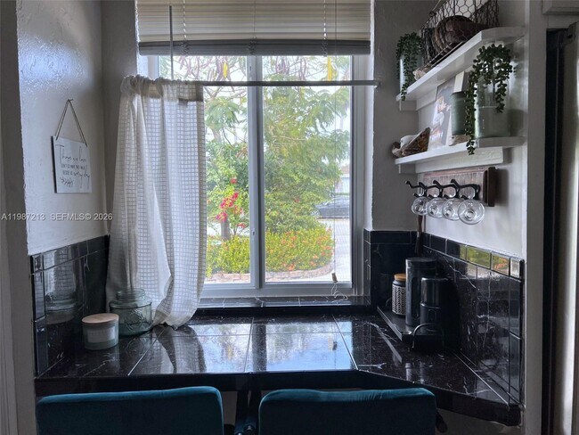 Building Photo - 2040 NE 183rd St