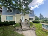 Building Photo - Spacious 3 bedroom, 1 bath duplex located in South Moorhead.