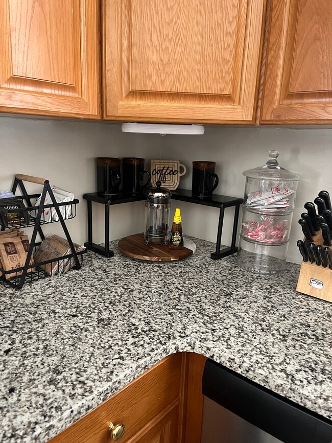 Building Photo - 5922 S Howell Ave