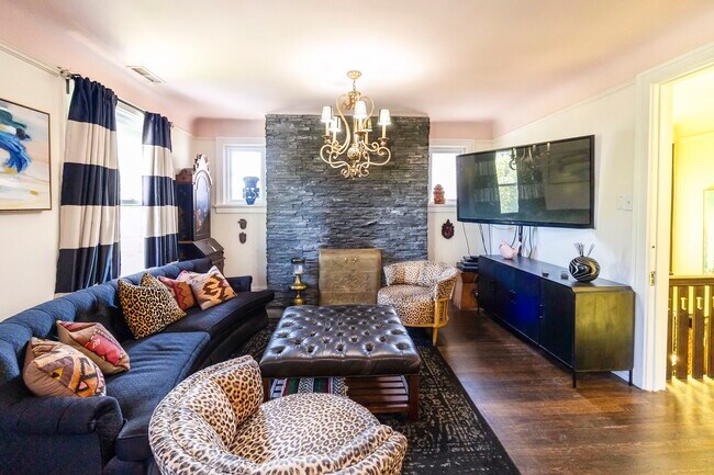 Building Photo - Historic Beauty: 3BR Near Downtown Detroit & | Henry Ford