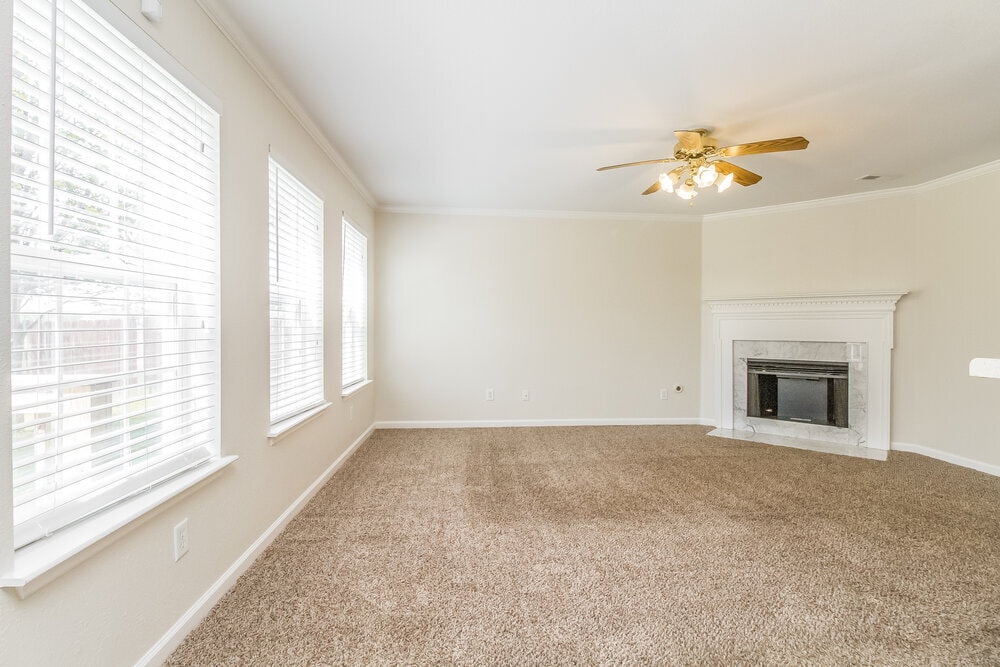 Building Photo - 2164 Spring Hill Cir