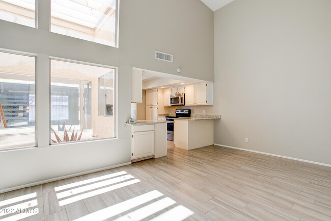 Building Photo - 11601 S Maze Ct