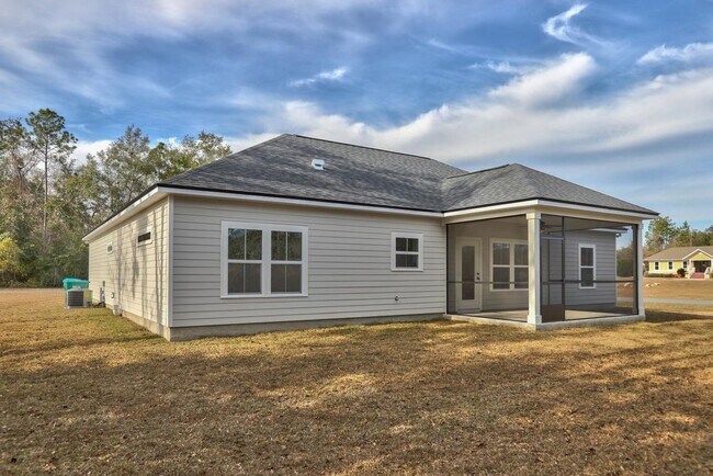 Building Photo - 43 Sarlan Garden Dr