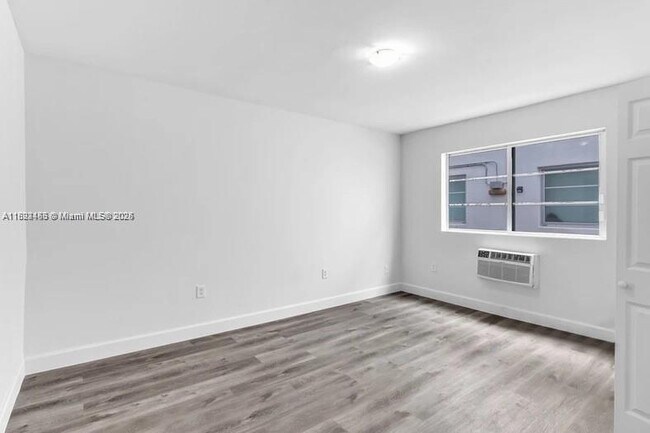 Building Photo - 7930 Tatum Waterway Dr