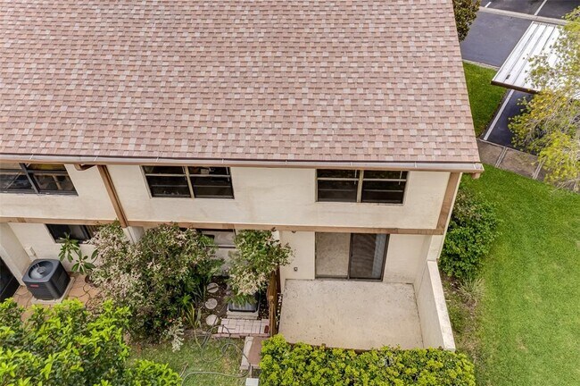 Building Photo - 9209 Seminole Blvd