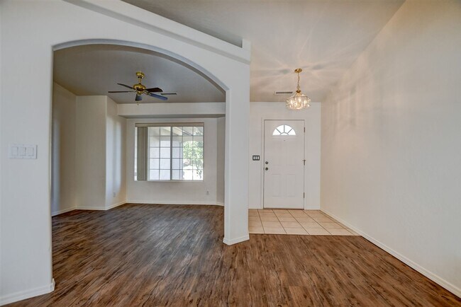 Building Photo - 4261 N Tonopah Dr