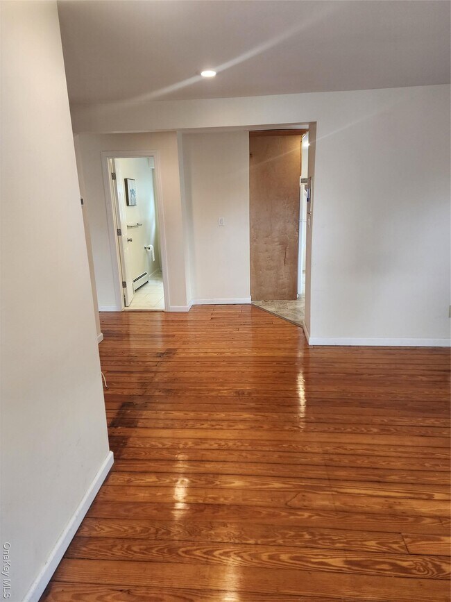 Building Photo - 632 Piermont Ave