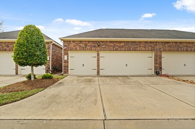 Building Photo - 534 Imperial Blvd