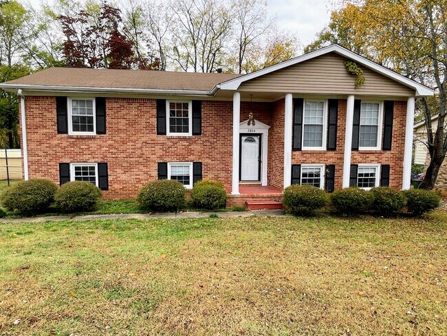 Building Photo - 2804 Broadview Dr NW