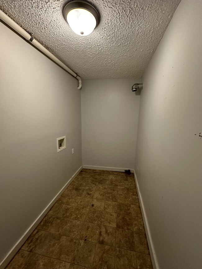 Building Photo - 820 Blake St