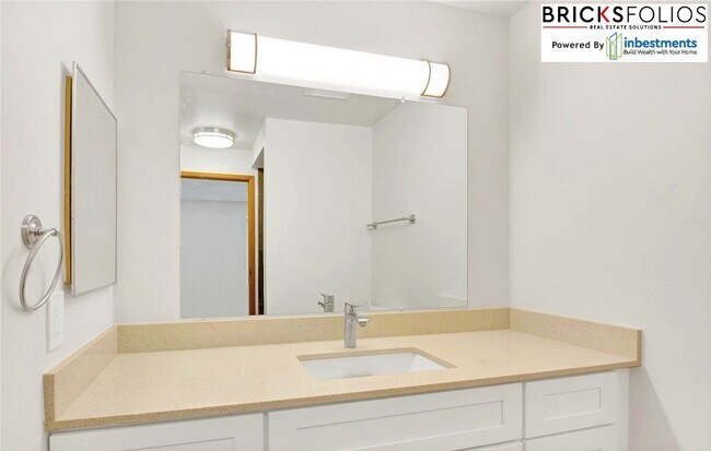 Building Photo - 9912 NE 142nd Pl