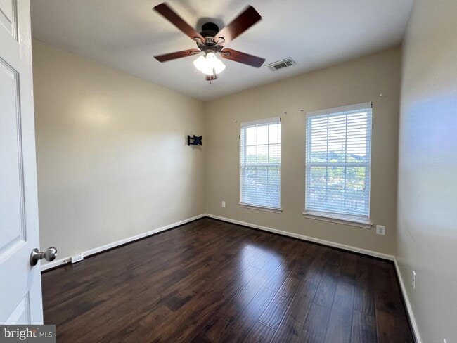 Building Photo - 2153 Potomac Club Pkwy
