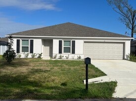 Building Photo - 27 Wood Cedar Dr