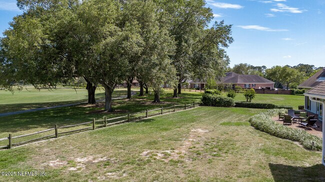 Building Photo - 7987 Hollyridge Rd