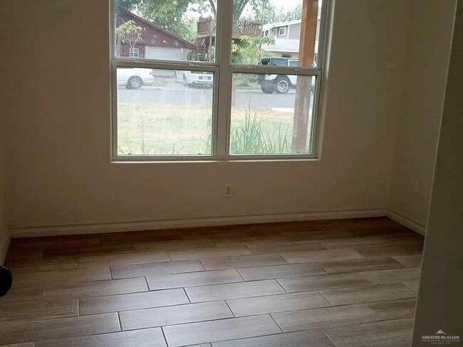 Building Photo - 2228 Ivy Ave