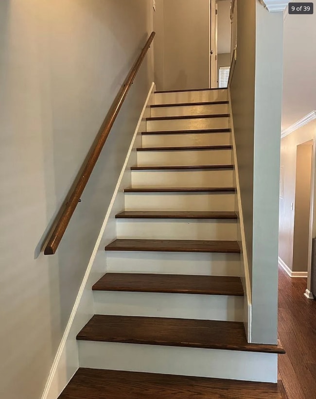 Building Photo - "Charming 2-Bedroom Retreat in Franklin with 1.5 Baths and Cozy 1244 Sq Ft Layout!"